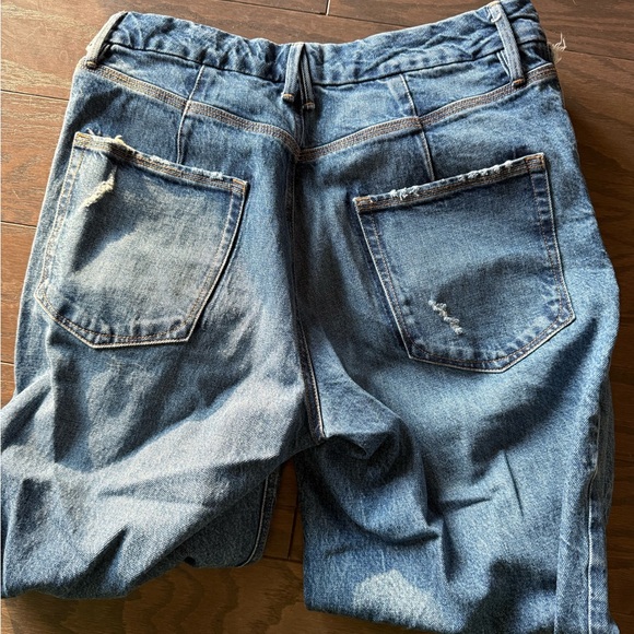 Good American Mid Rise Crossover Jean - Picture 4 of 5